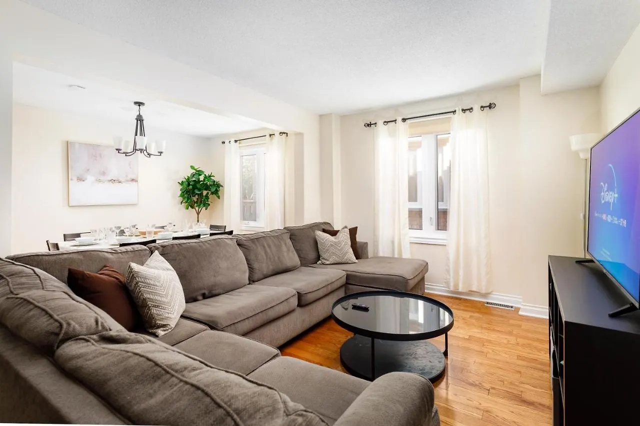 Spacious & Quiet 4Bd House In Prime Location! Upper 2 Levels! Mississauga Canada