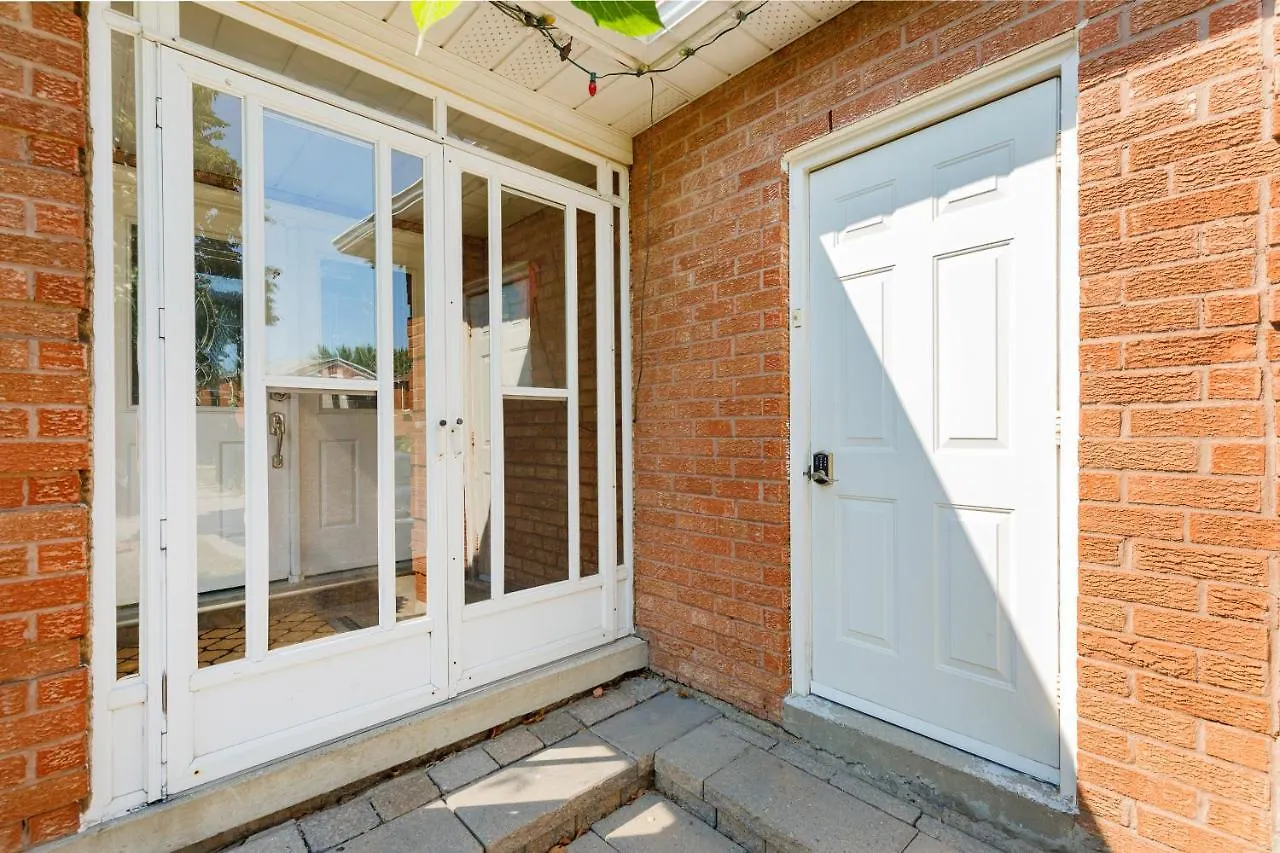 Holiday home Spacious & Quiet 4Bd House In Prime Location! Upper 2 Levels! Mississauga