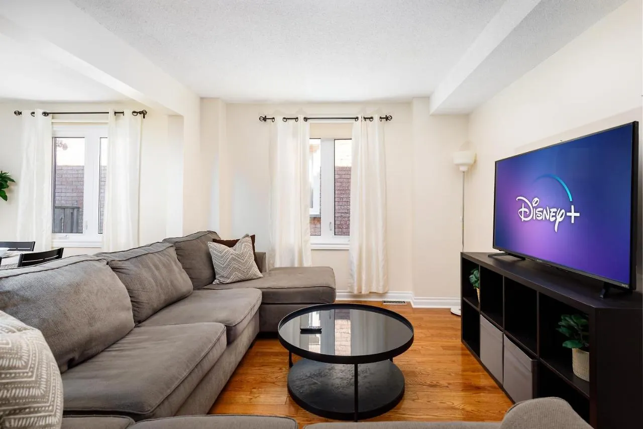 Spacious & Quiet 4Bd House In Prime Location! Upper 2 Levels! Mississauga Canada