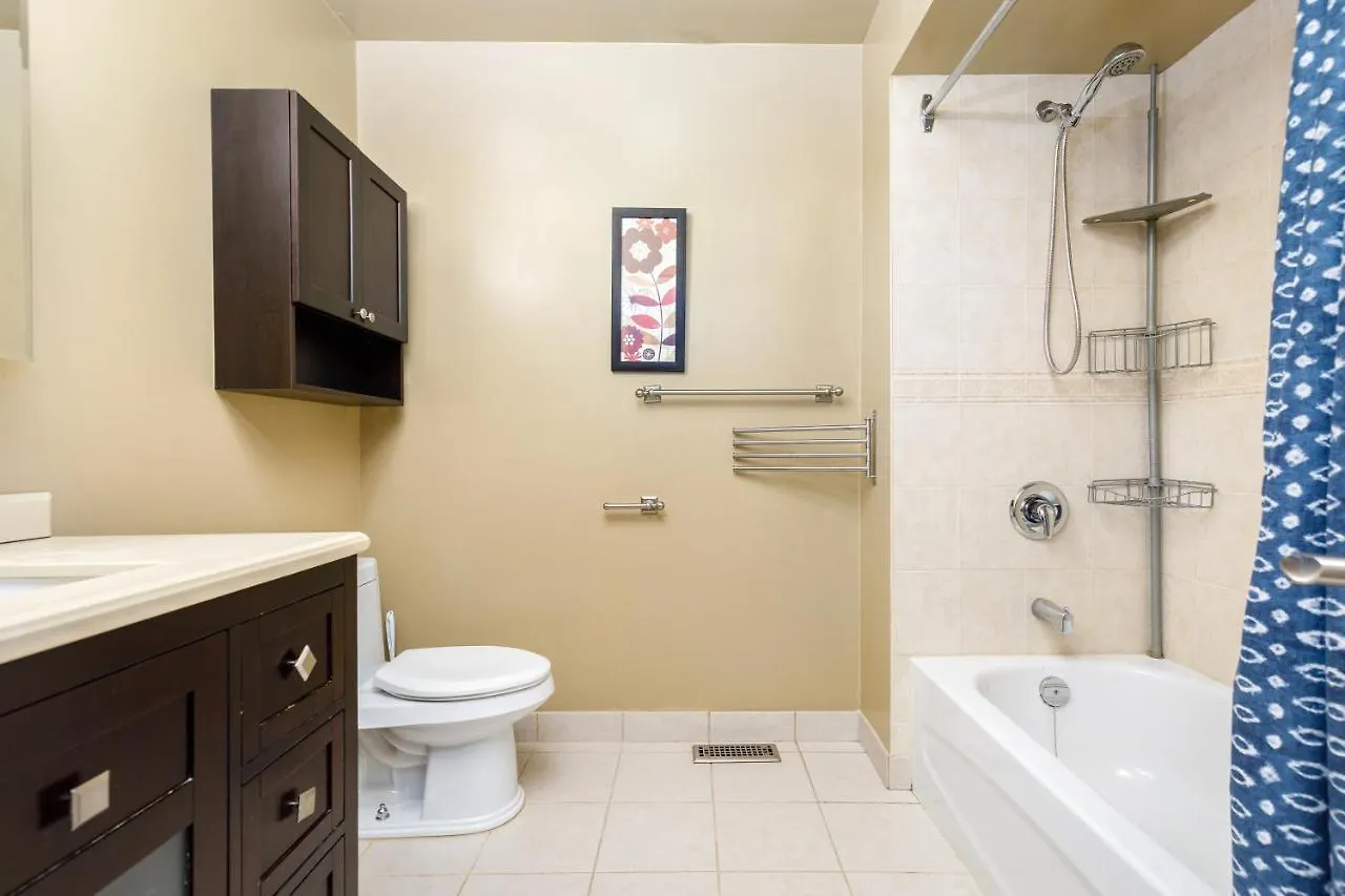 Spacious & Quiet 4Bd House In Prime Location! Upper 2 Levels! Mississauga Canada