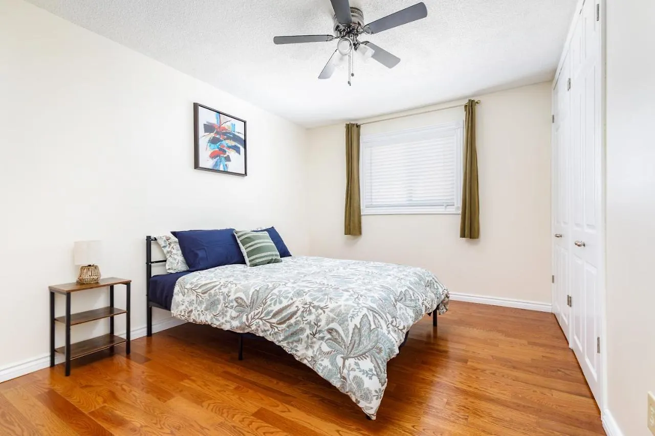 Holiday home Spacious & Quiet 4Bd House In Prime Location! Upper 2 Levels! Mississauga Canada