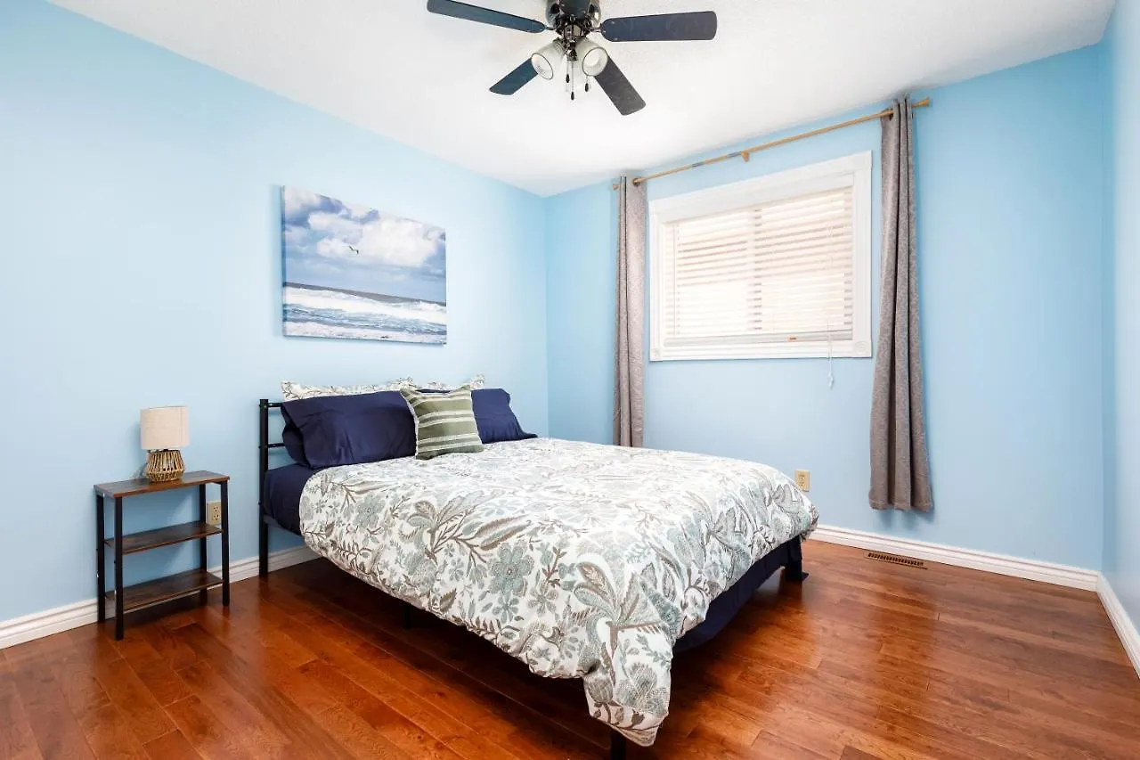 Holiday home Spacious & Quiet 4Bd House In Prime Location! Upper 2 Levels! Mississauga